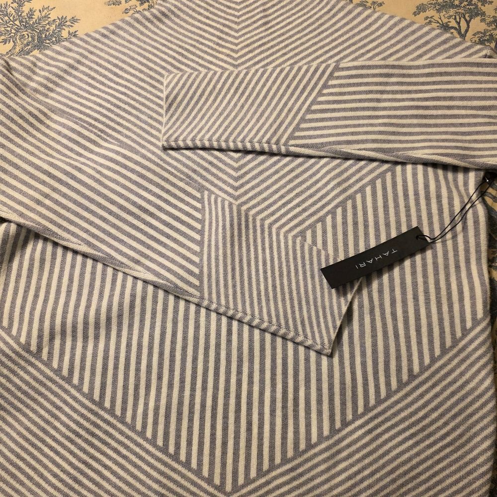 Tahari Geometric Striped Mock Neck Sweater Gray White Size XS